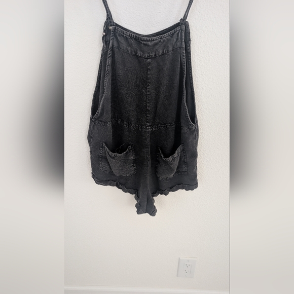 Angie Washed Black Denim Romper with Front Pocket - Picture 3 of 9